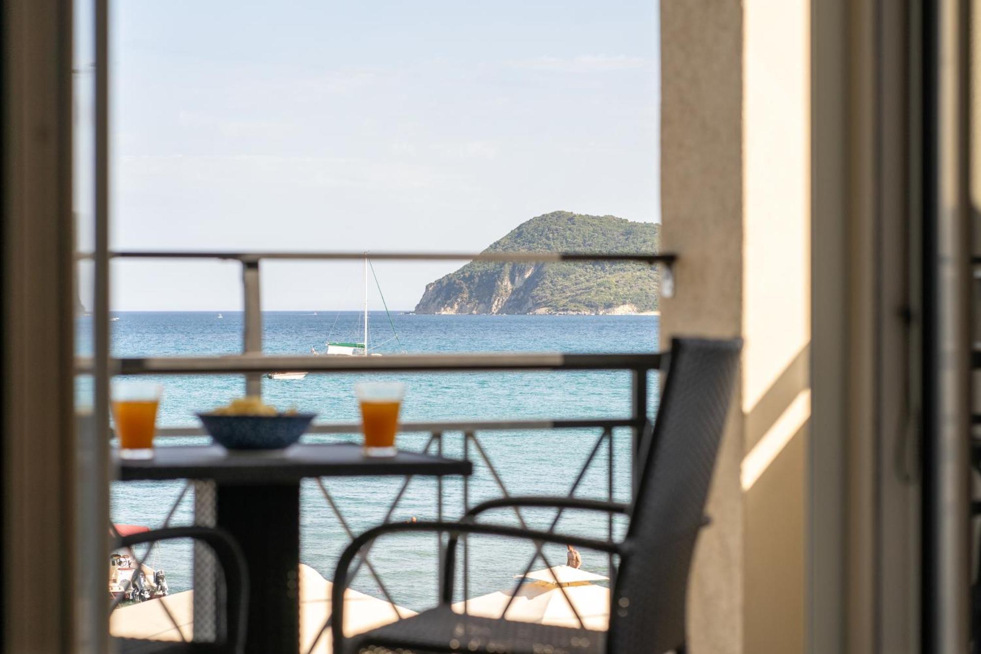 George Beachfront Apartments Lithakia  Номер фото