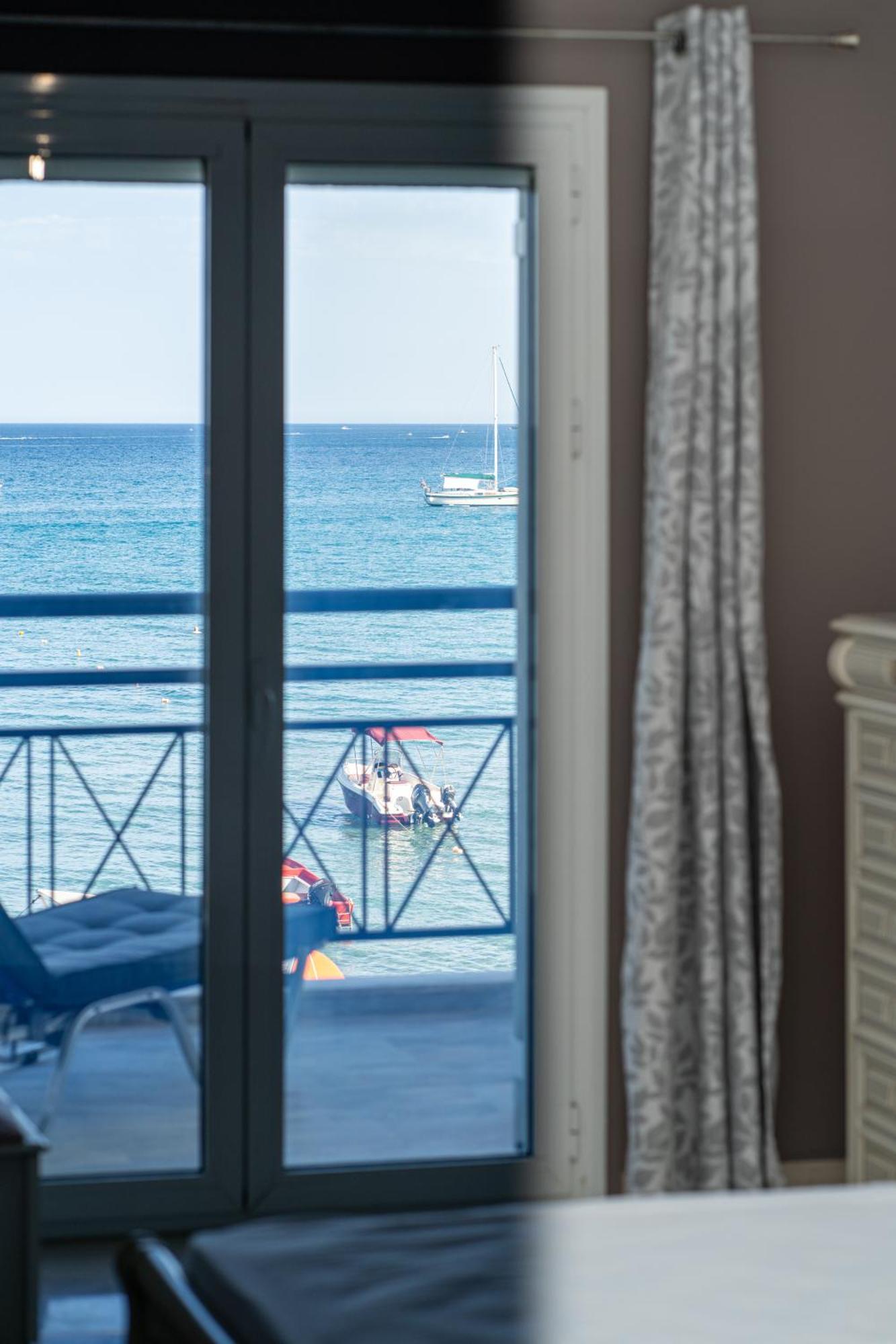 George Beachfront Apartments Lithakia  Номер фото