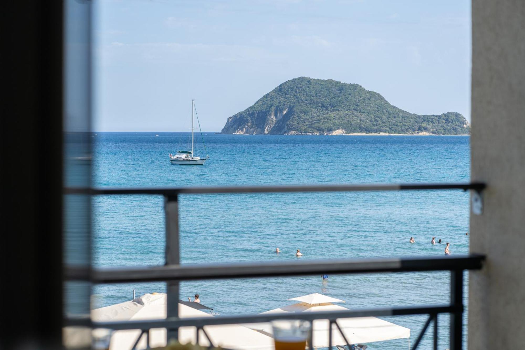 George Beachfront Apartments Lithakia  Номер фото