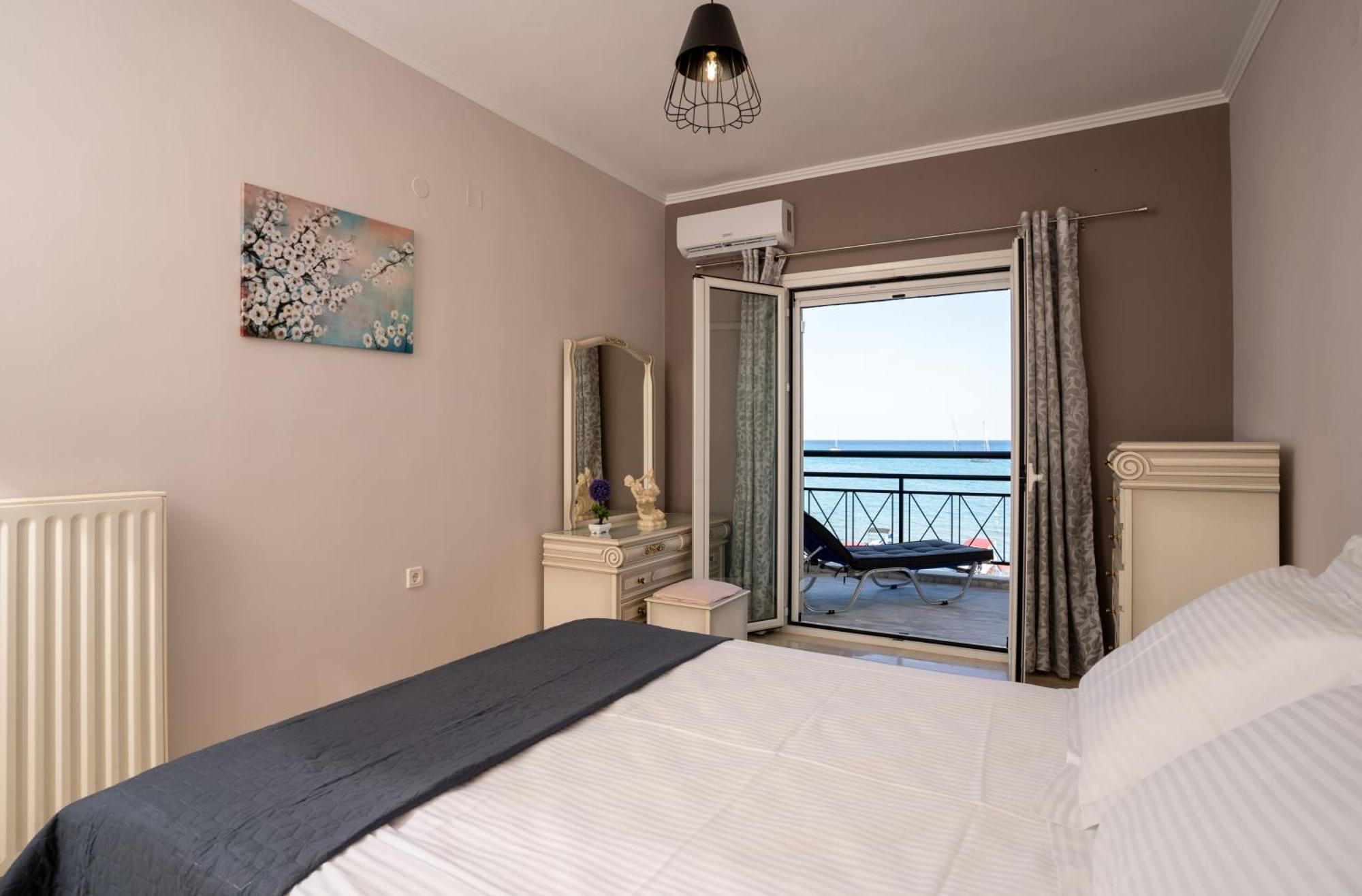 George Beachfront Apartments Lithakia  Екстер'єр фото
