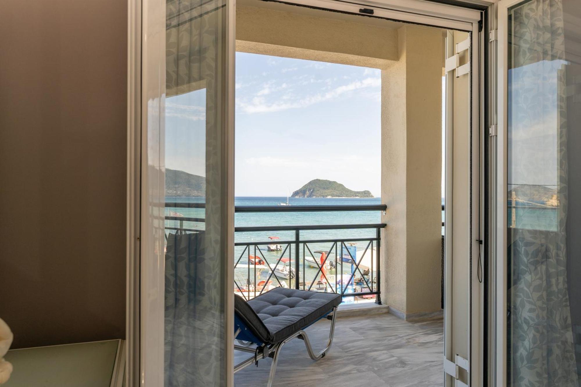 George Beachfront Apartments Lithakia  Номер фото
